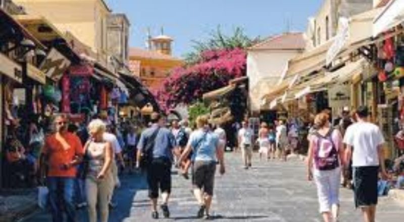 Έρευνα ΕΣΕΕ:Ελληνικά  παραδοσιακά προϊόντα ζητούν οι τουρίστες
