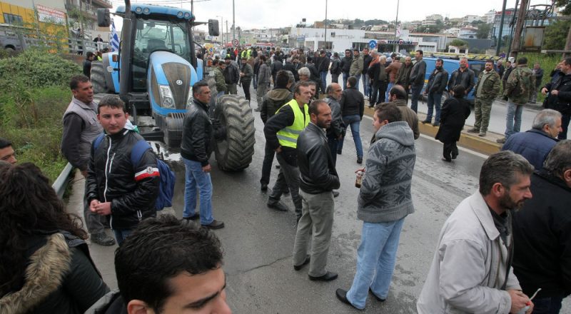 Επιμένουν οι αγρότες. Πρόθεση να κατέβουν στην Αθήνα με τρακτέρ
