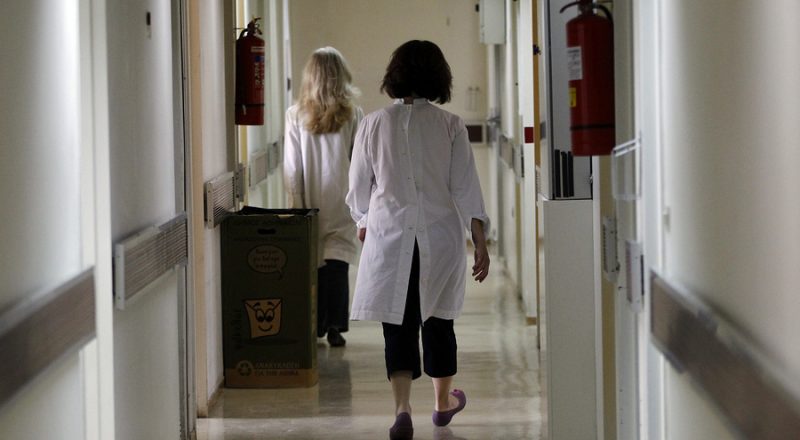 Απεργιακές κινητοποιήσεις αποφάσισαν οι νοσοκομειακοί γιατροί